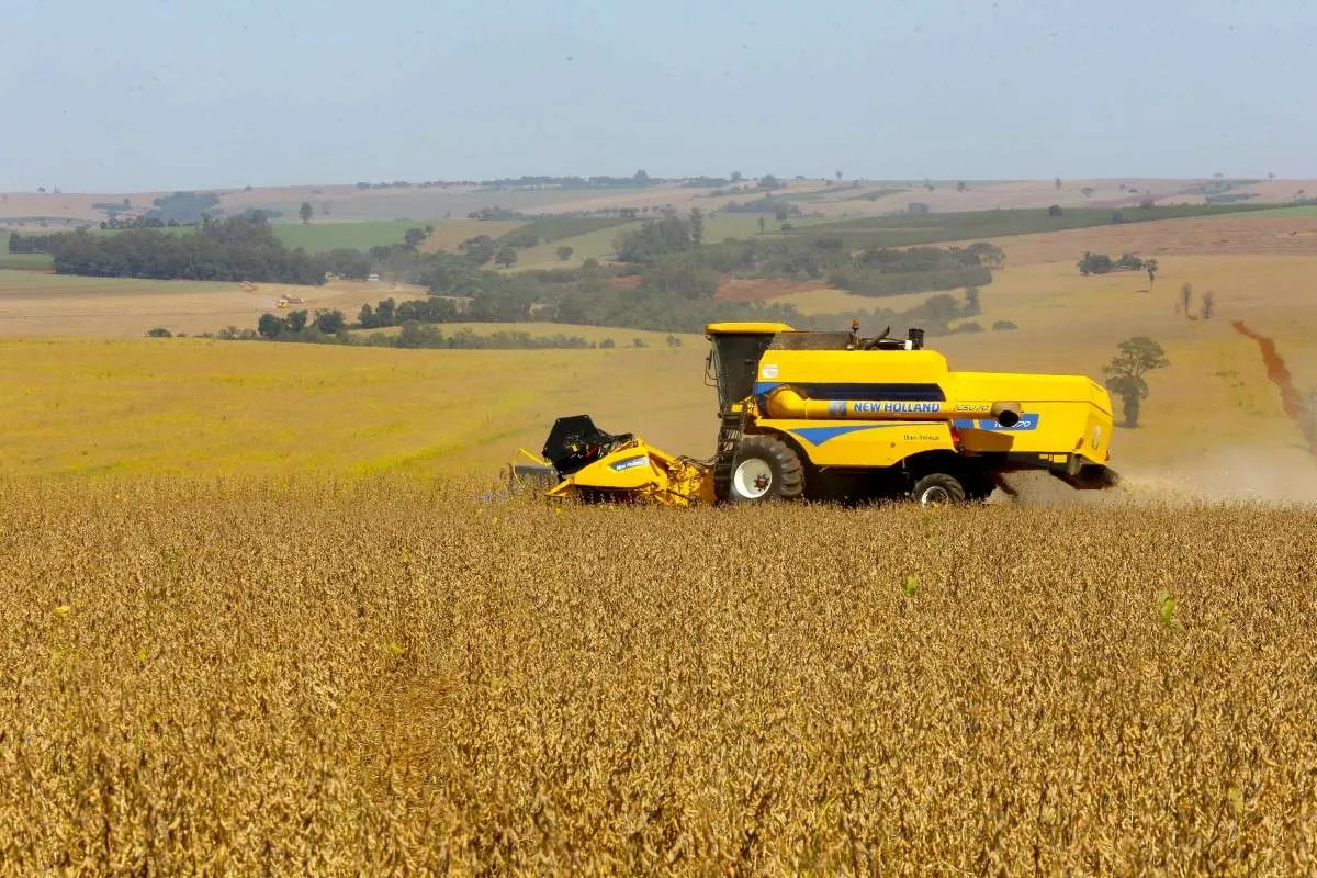 Diesel até R$ 2,50 mais caro preocupa produtores em plena colheita de soja