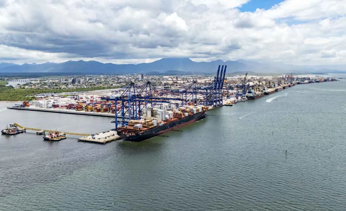 Exportação de frango por Paranaguá cresce 15% em 2026