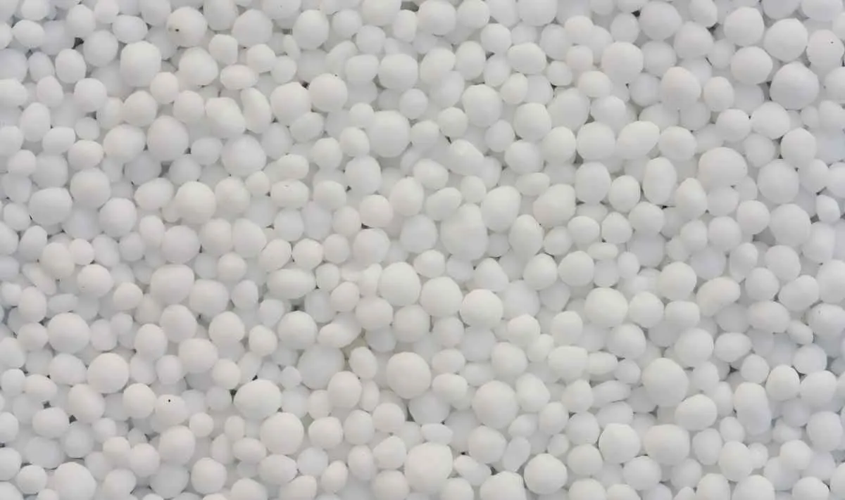 Conflito eleva custos e trava compras de fertilizantes