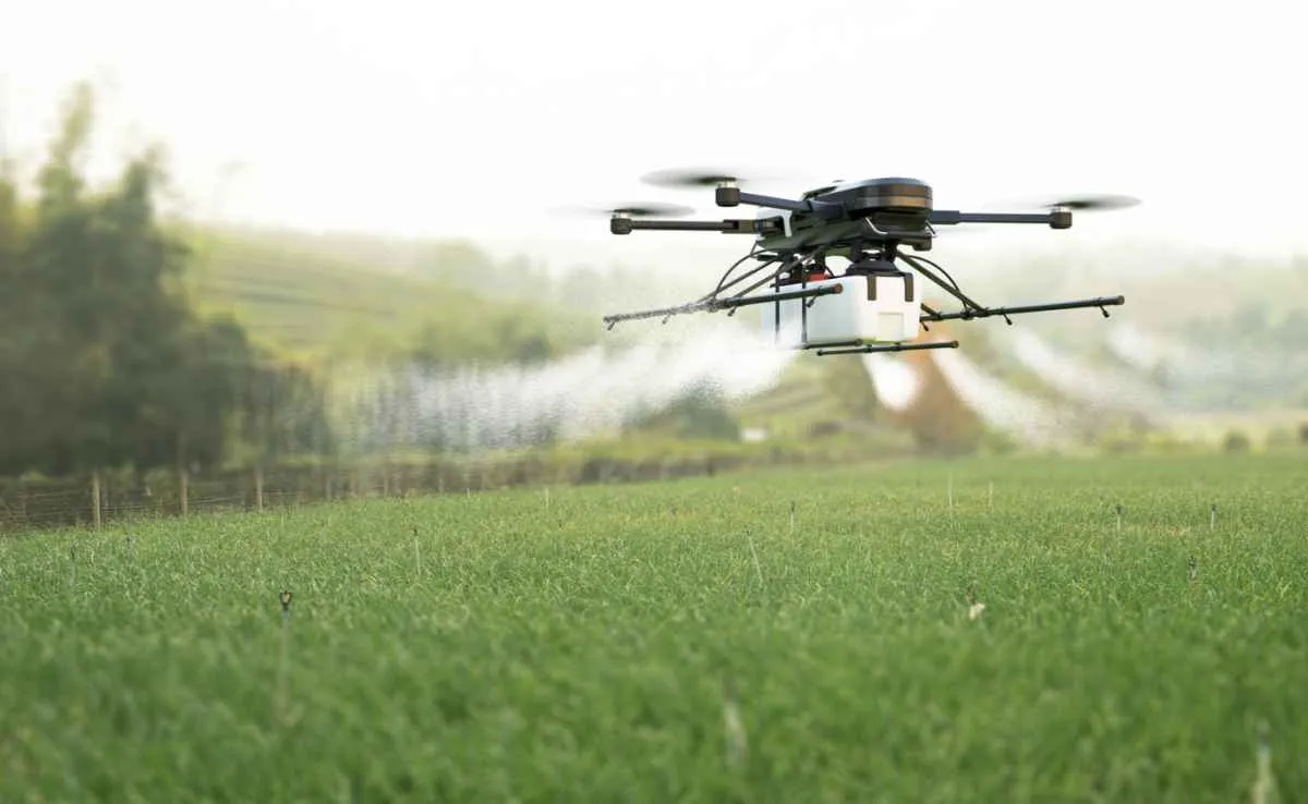 Nova cartilha orienta produtores sobre uso correto de drones no campo