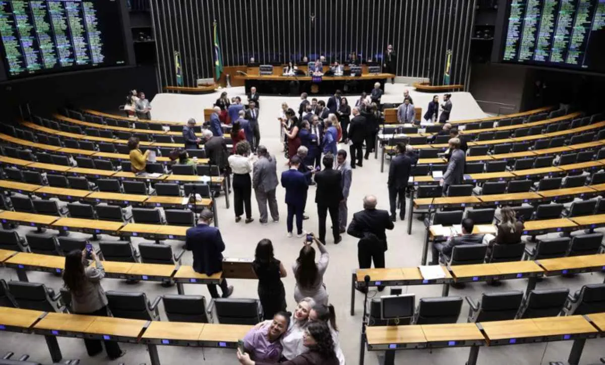 Câmara aprova MP que destina R$ 15 bilhões ao crédito às exportações