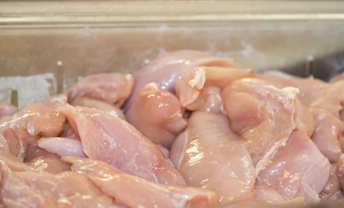 Carne de frango supera crise global e bate recorde de exportação