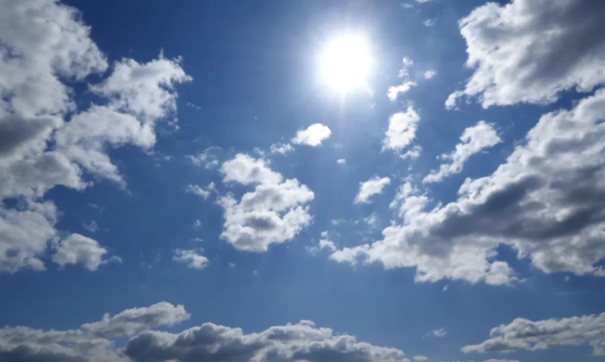 Temporais atingem o Sul enquanto calor e ar seco predomina no país