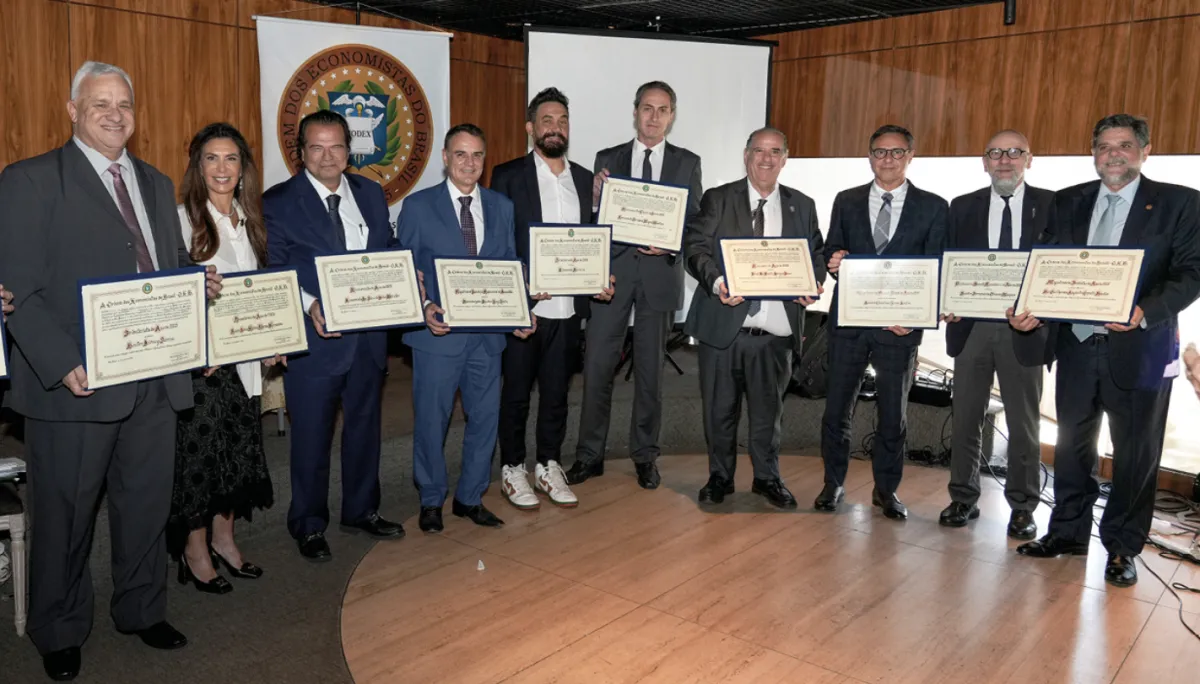 Presidente da Faesp é homenageado pela Ordem dos Economistas do Brasil