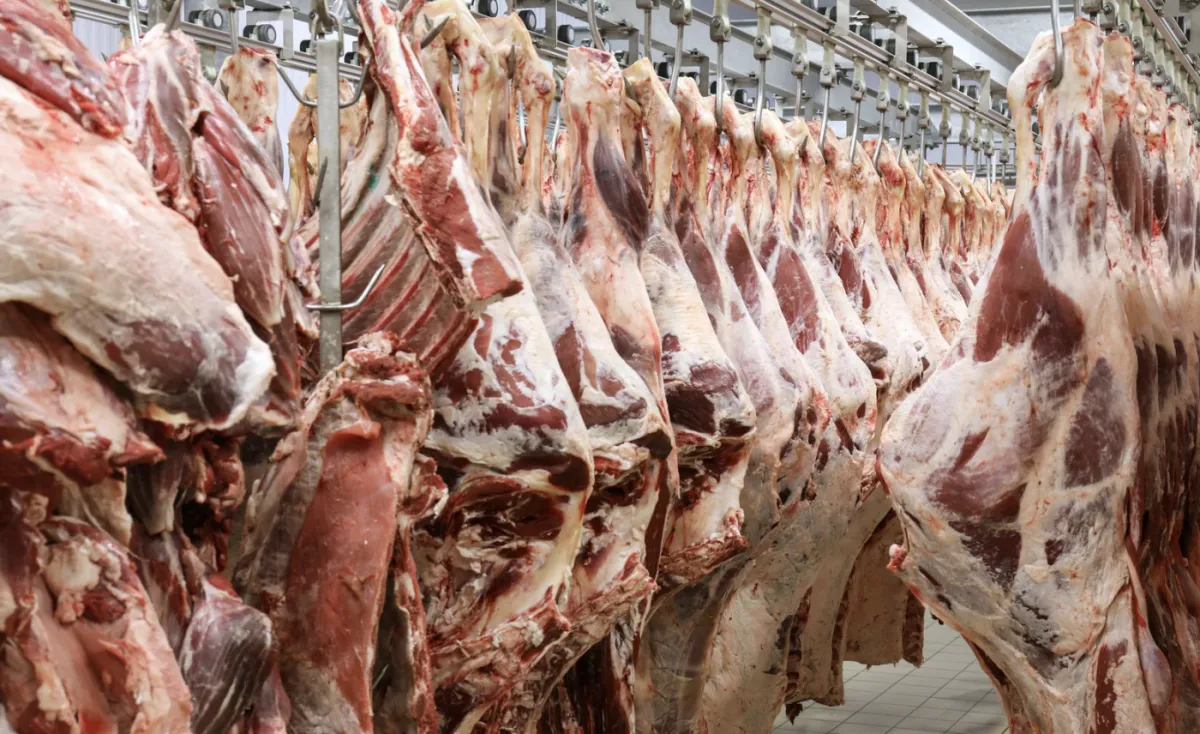 Trump reduz tarifas de importação para conter preço da carne