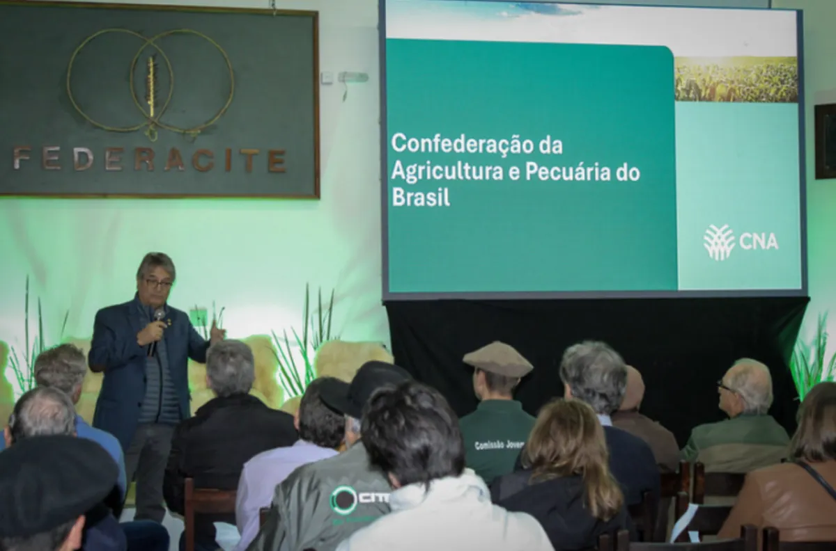 CNA analisa cenário do agro e destaca papel do Brasil na Expointer