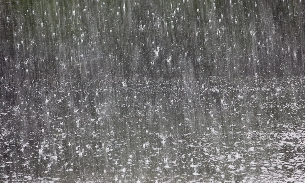 Frente fria traz temporais e vento de até 90 km/h na quinta