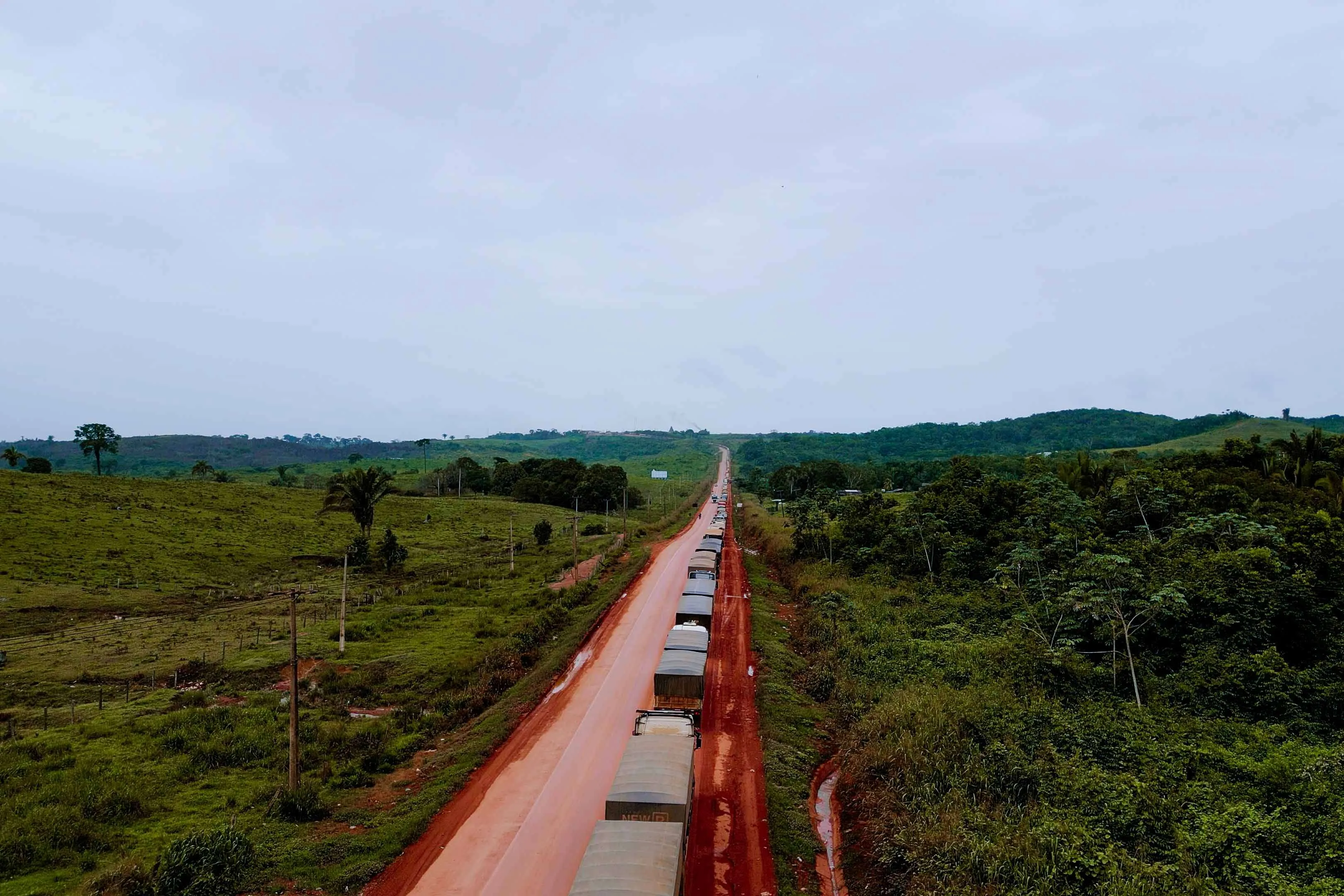 Famato flagra 25 km de fila de caminhões e cobra ampliação portuária em Miritituba